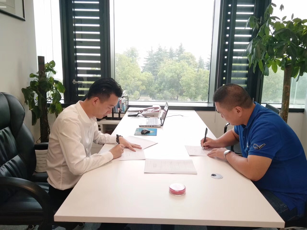 熱烈祝賀溫州瑞安葉總簽約創(chuàng)綠家！