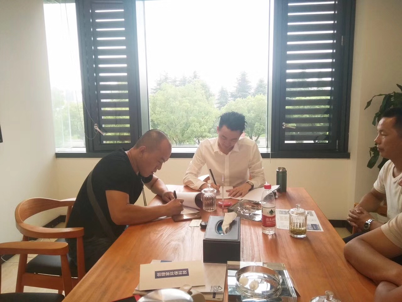 熱烈祝賀邯鄲武安馮總簽約創(chuàng)綠家！