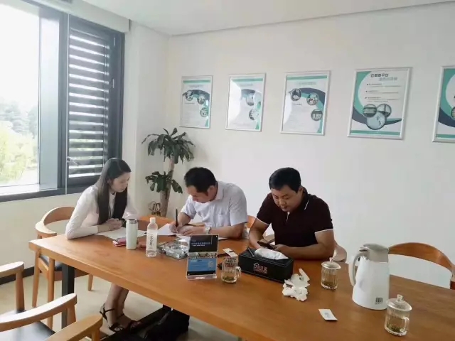 熱烈祝賀姜總、胡總簽約創(chuàng)綠家河南省市級(jí)代理！