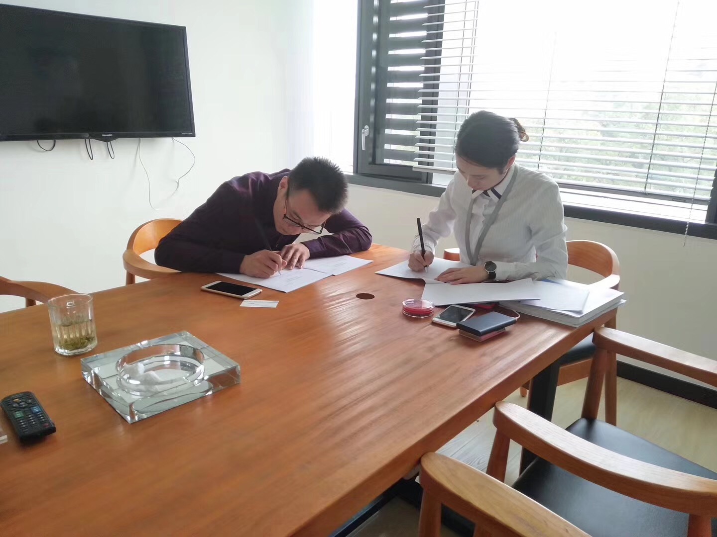 熱烈祝賀劉總簽約創(chuàng)綠家銅仁市縣級(jí)代理！