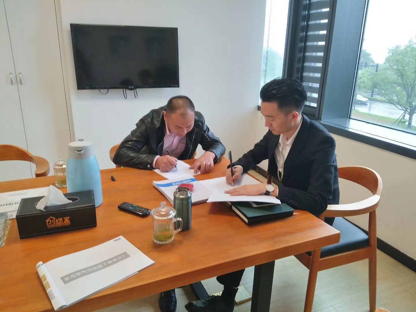 熱烈祝賀周總簽約創(chuàng)綠家鷹潭市區(qū)級代理！