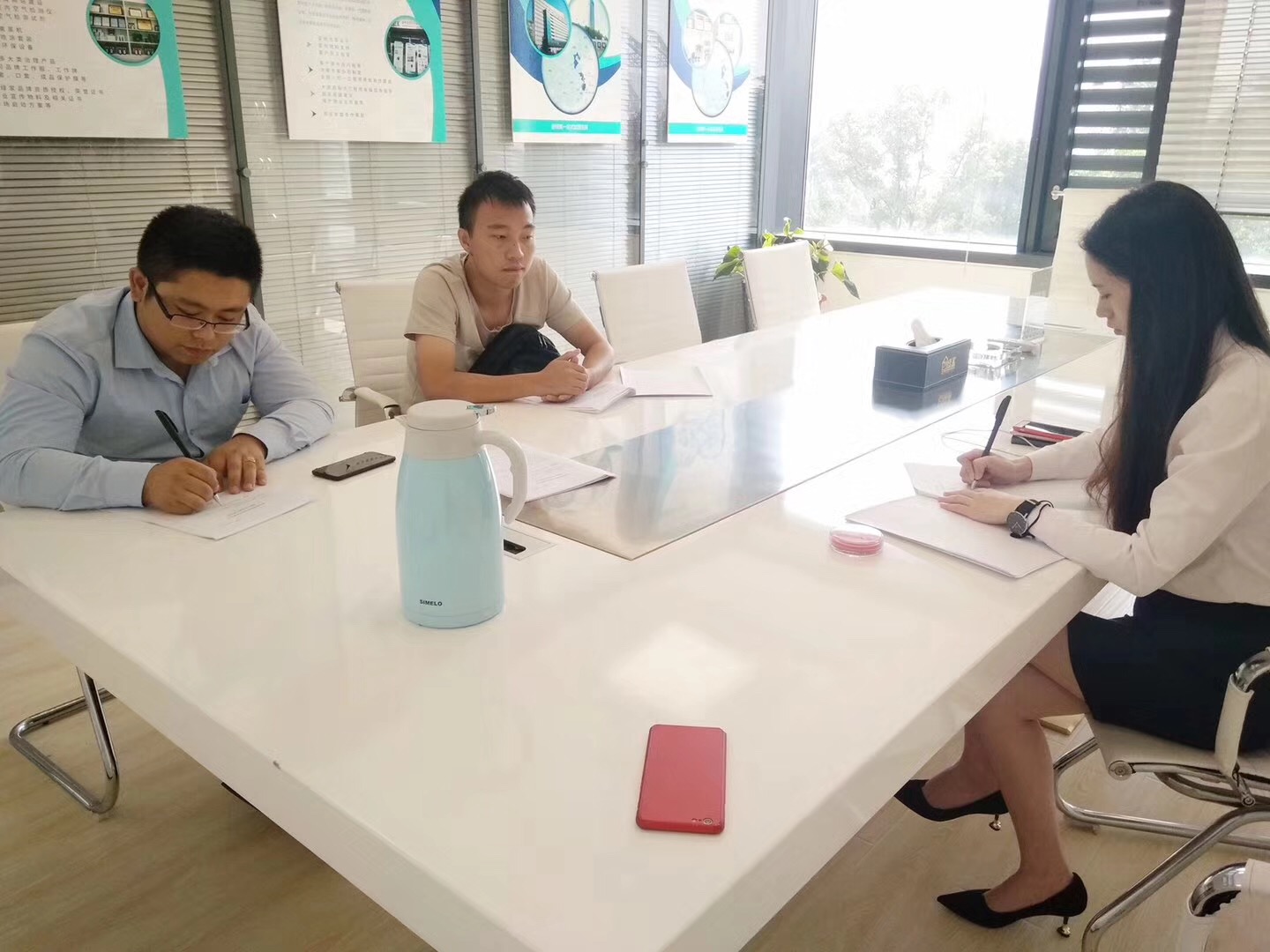 熱烈祝賀黃總、彭總簽約創(chuàng)綠家衢州市區(qū)級代理！