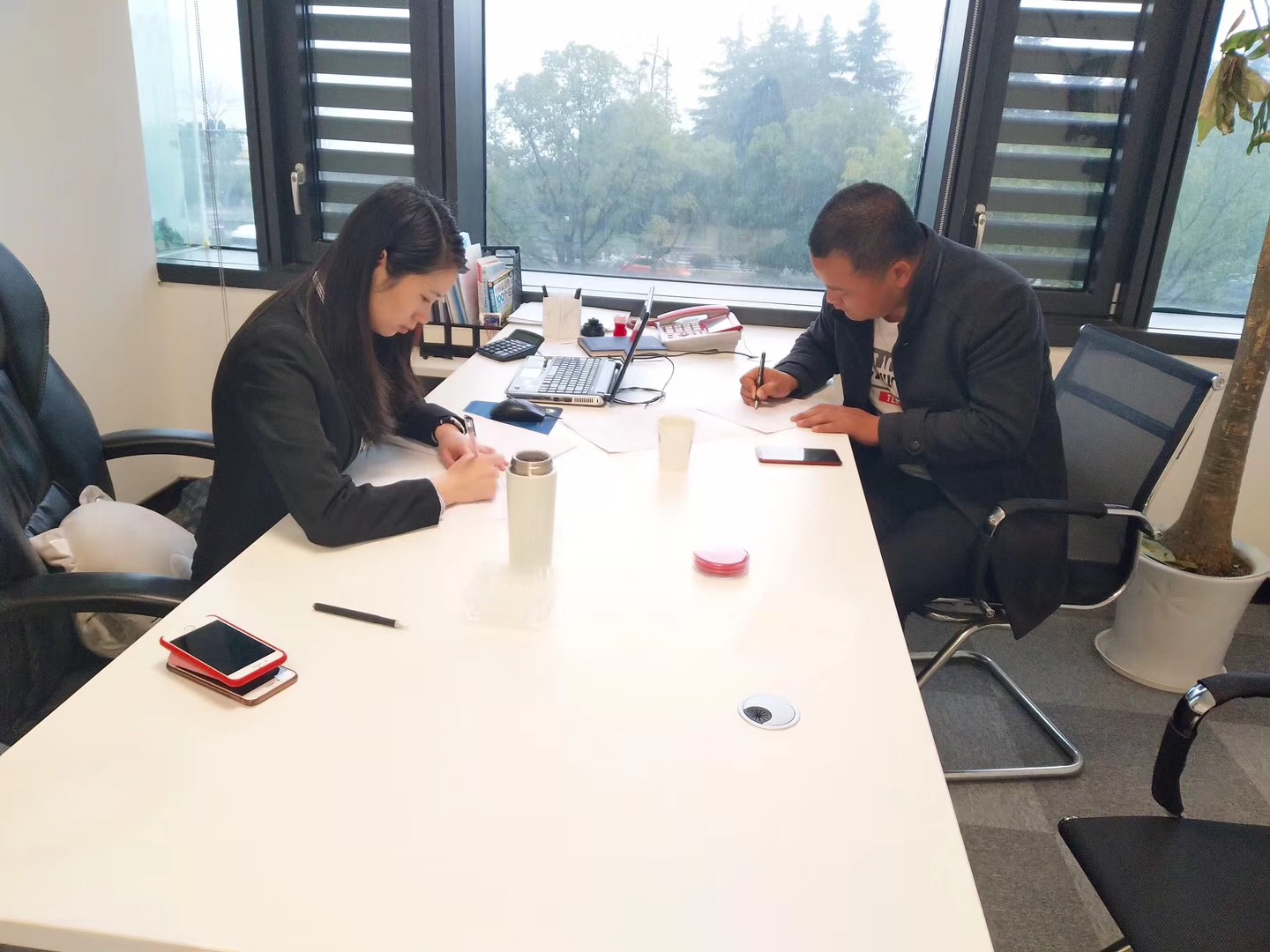 熱烈祝賀賈總簽約創(chuàng)綠家咸陽市區(qū)級代理！