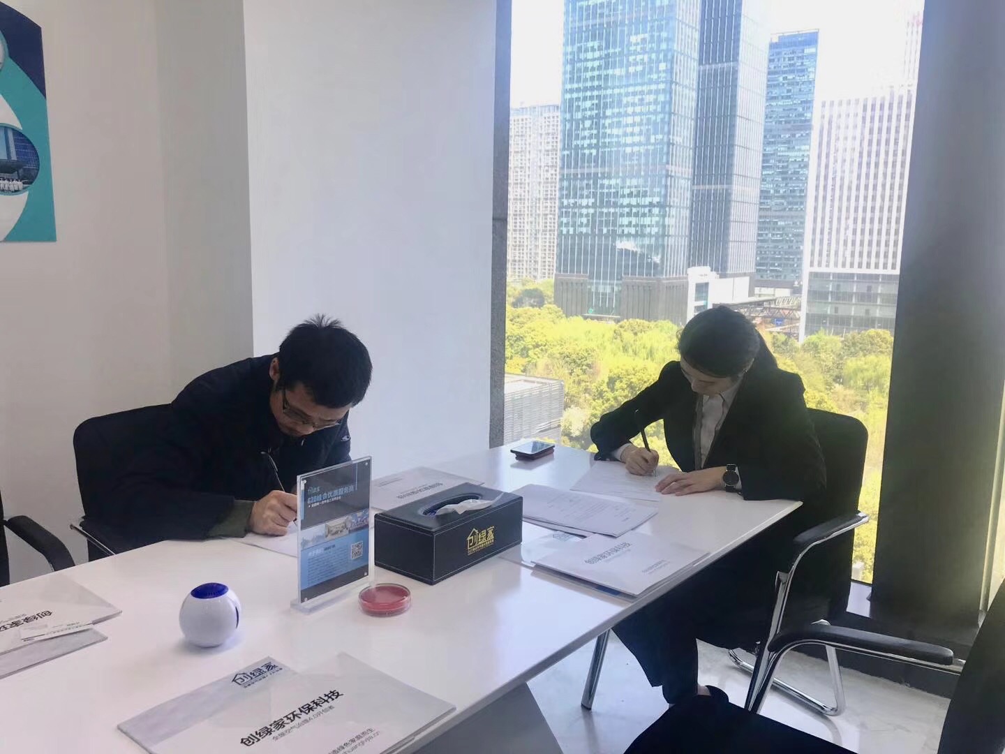 熱烈祝賀陳總簽約創(chuàng)綠家懷化市縣級(jí)代理！