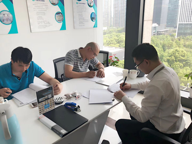 熱烈祝賀徐總、賀總簽約創(chuàng)綠家連云港市區(qū)級(jí)代理！