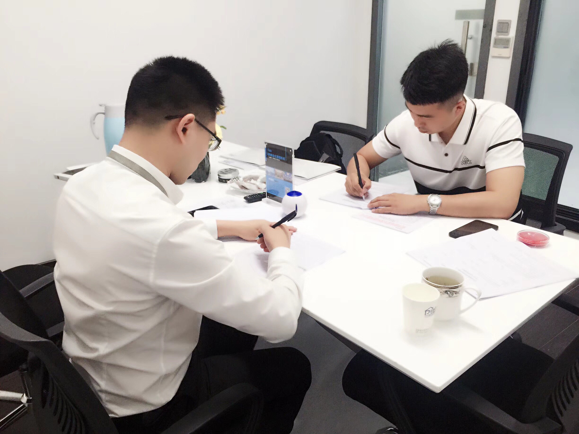 熱烈祝賀王總簽約創(chuàng)綠家煙臺(tái)市區(qū)級(jí)代理！