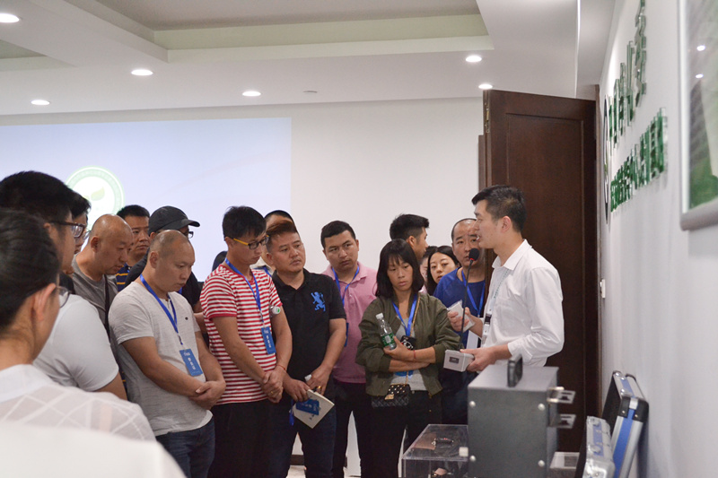 中國室內(nèi)裝飾協(xié)會室內(nèi)環(huán)境凈化治理專業(yè)委員會浙江中心第二期除醛技術(shù)交流峰會圓滿結(jié)束！