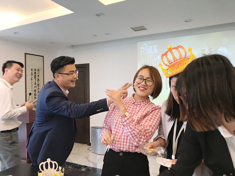 【4月生日會(huì)】業(yè)務(wù)很硬核，而我們只是甜美小公舉