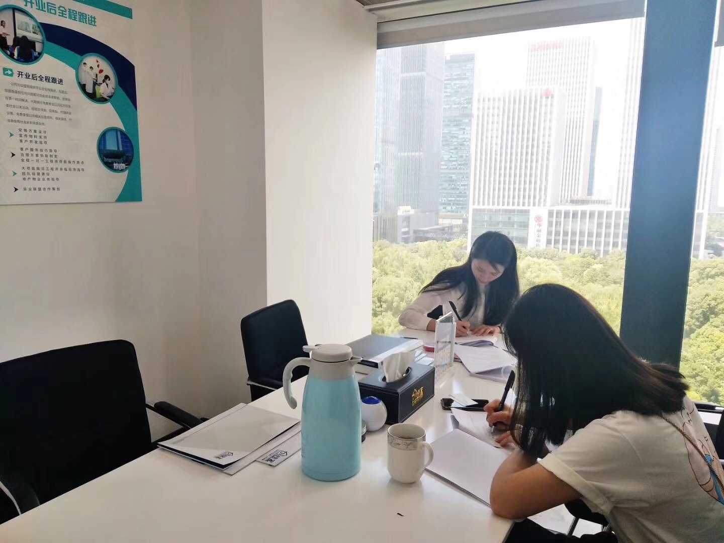 熱烈祝賀姚總、張總夫婦簽約創(chuàng)綠家揚(yáng)州市區(qū)級(jí)代理！