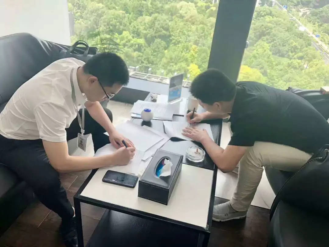 熱烈祝賀劉總簽約創(chuàng)綠家安康市區(qū)級代理！