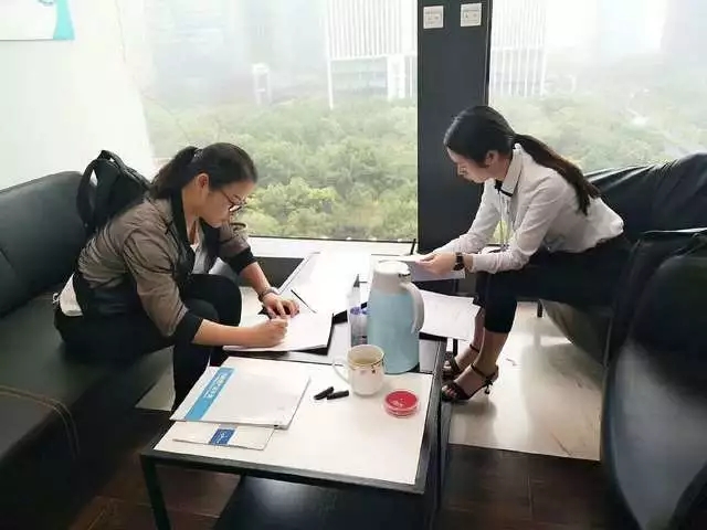 熱烈祝賀杜總簽約創(chuàng)綠家除甲醛加盟代理！