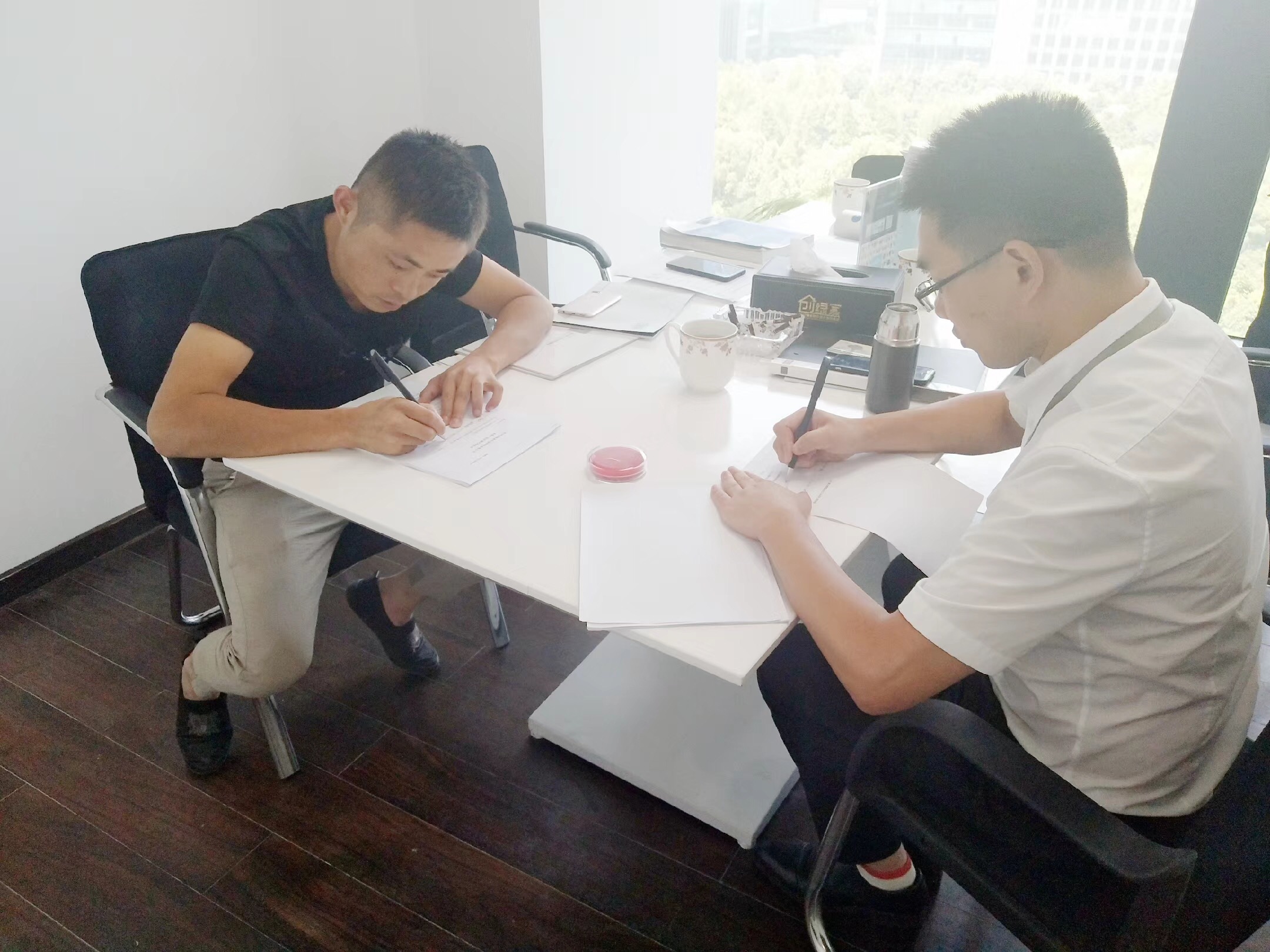 熱烈祝賀梅總團隊簽約創(chuàng)綠家宣城市縣級代理！