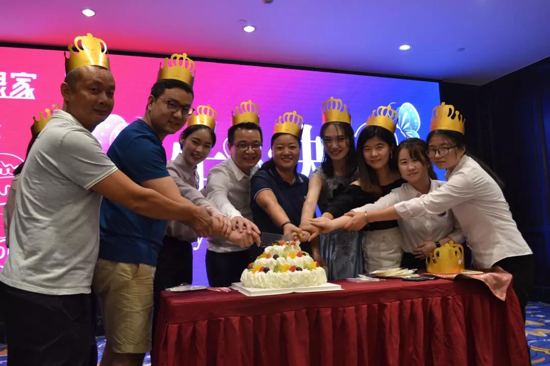 創(chuàng)綠家環(huán)保2018年中工作會(huì)議暨5周年慶典圓滿結(jié)束！