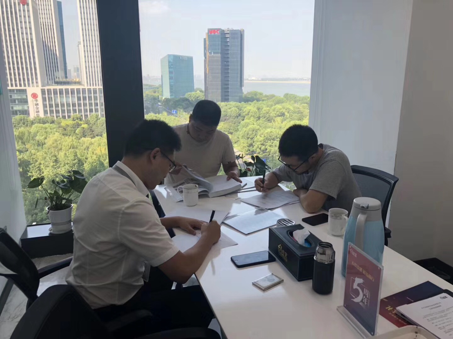 熱烈祝賀于總兄弟簽約創(chuàng)綠家金華市縣級(jí)代理！