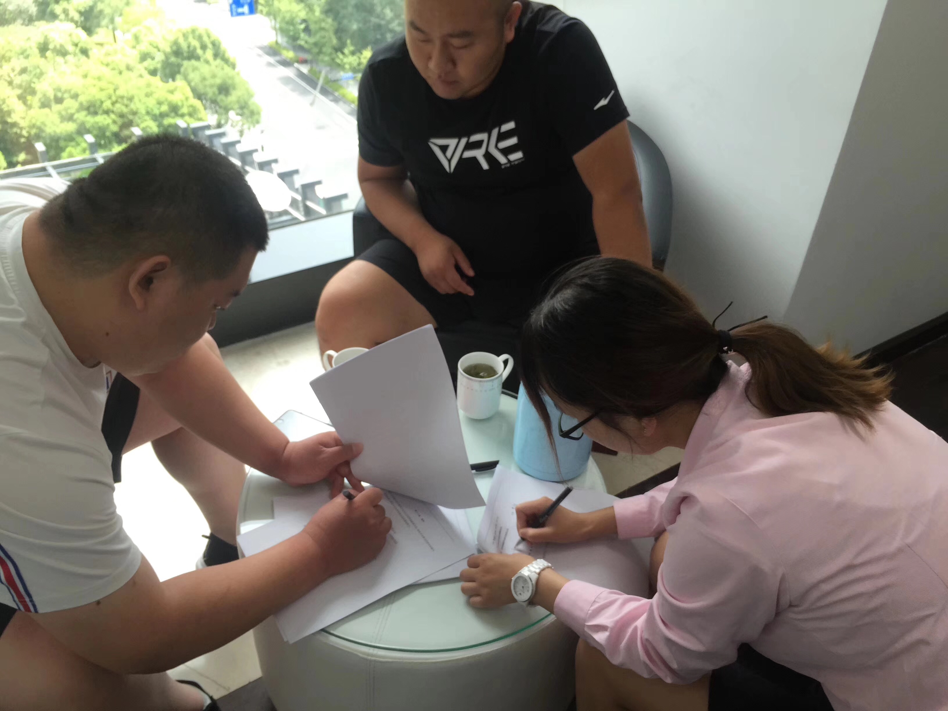 熱烈祝賀李總兄弟簽約創(chuàng)綠家德州市縣級代理！