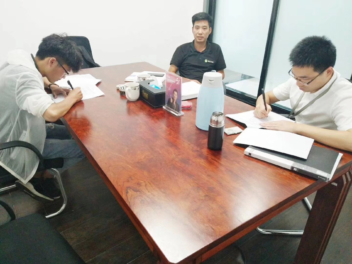 熱烈祝賀鮑總父子簽約創(chuàng)綠家浙江省縣級(jí)代理！