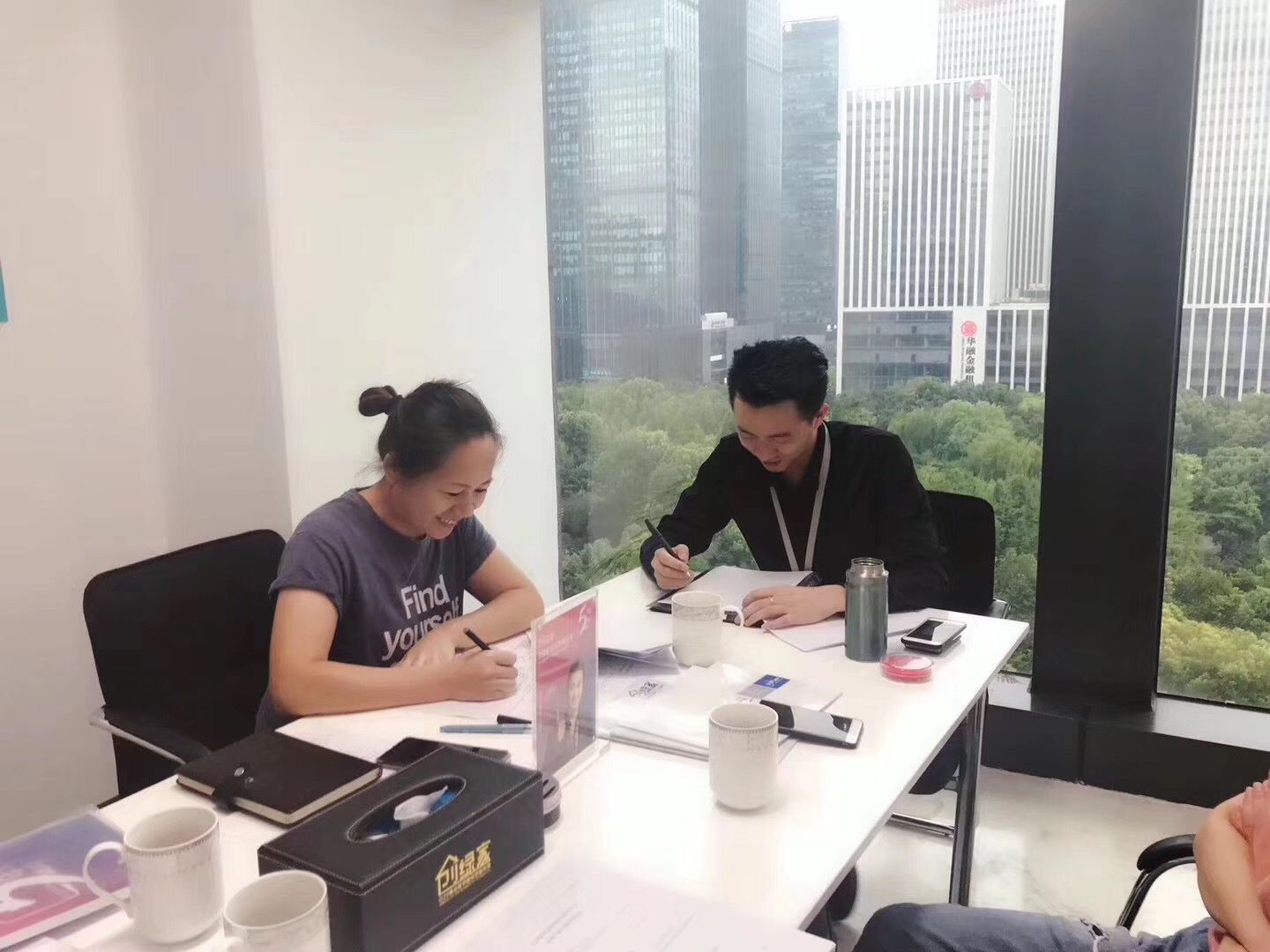 熱烈祝賀李總夫婦、呂總夫婦簽約創(chuàng)綠家永康市區(qū)級(jí)代理！