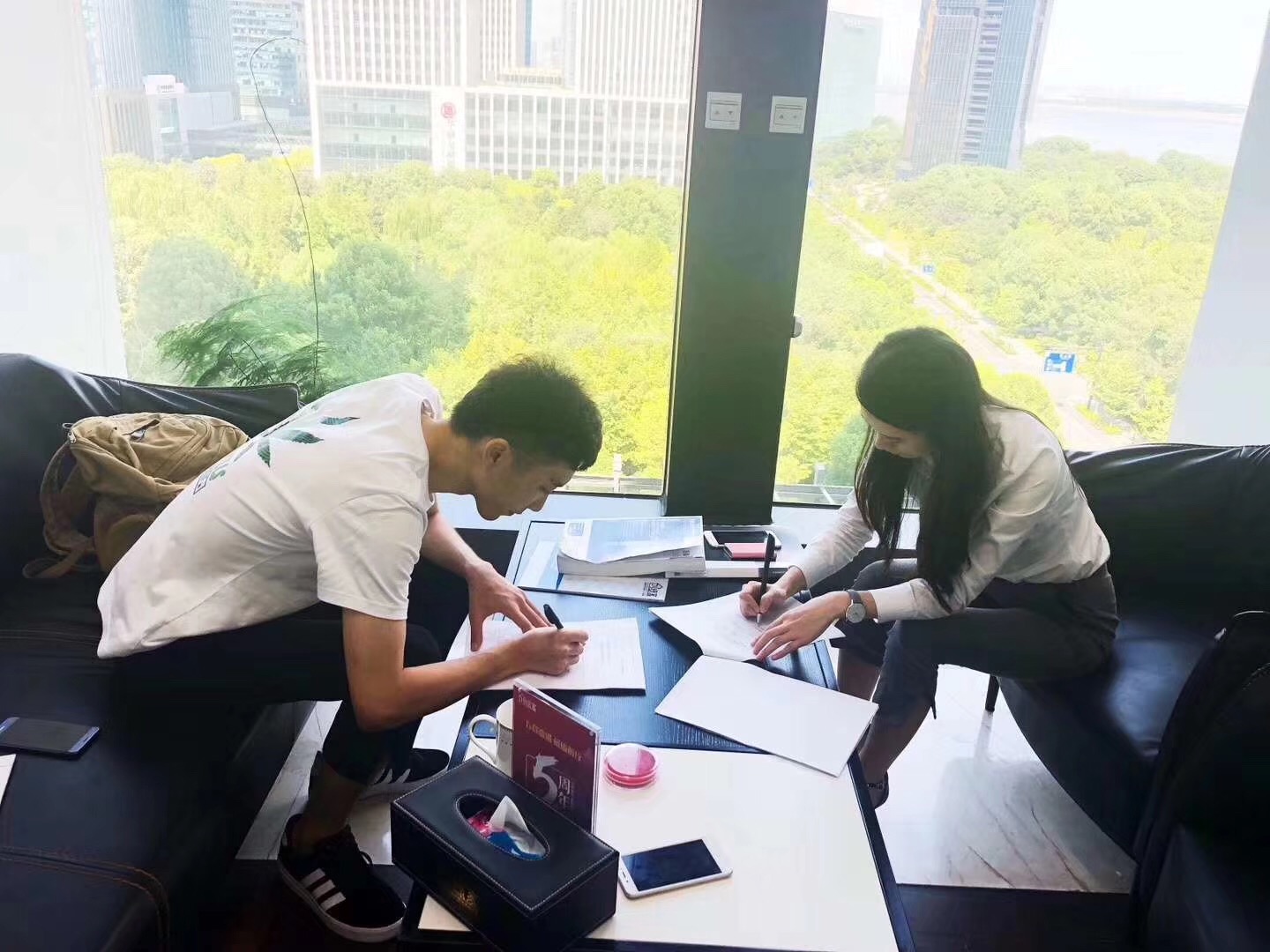 熱烈祝賀陳總簽約創(chuàng)綠家溫州市縣級(jí)代理！