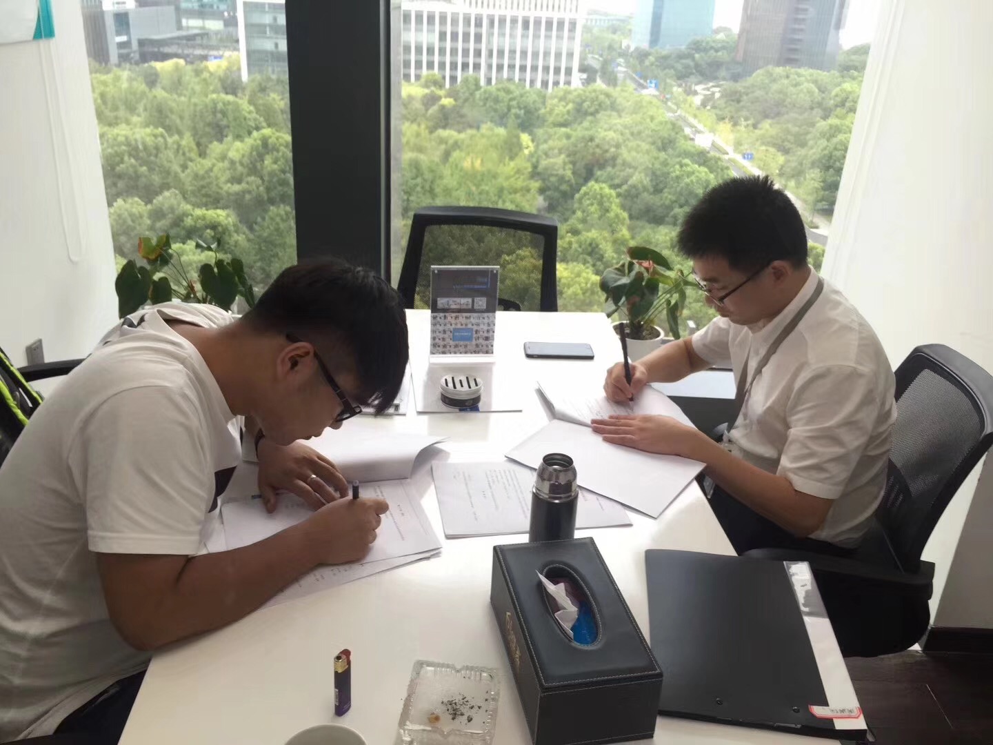 熱烈祝賀王總簽約創(chuàng)綠家福州市區(qū)級(jí)代理！