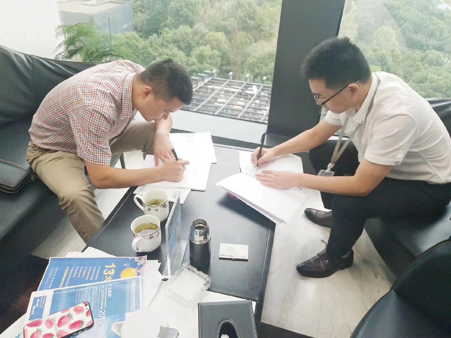 熱烈祝賀樊總簽約創(chuàng)綠家成都市區(qū)級(jí)代理！