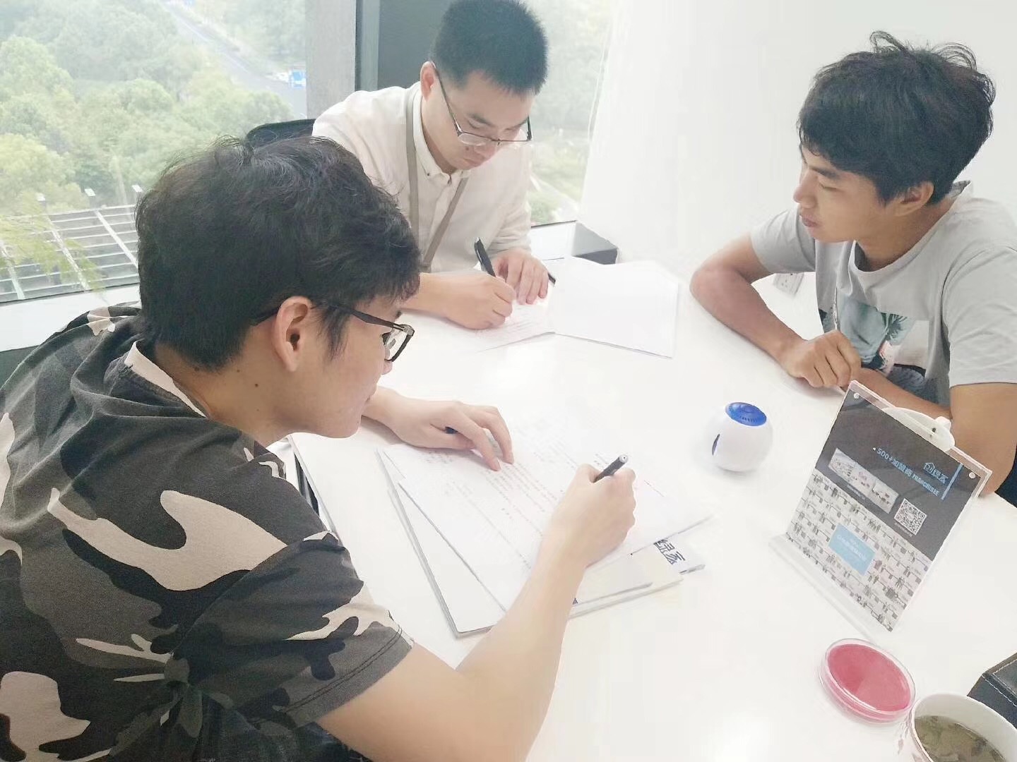 熱烈祝賀葉總團隊簽約創(chuàng)綠家浙江省縣級市代理！