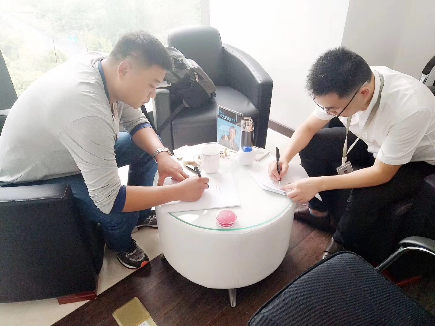 熱烈祝賀王總簽約創(chuàng)綠家鄭州市區(qū)級代理！