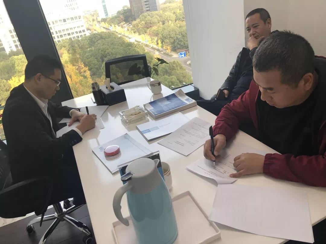 熱烈祝賀武總、王總簽約創(chuàng)綠家包頭市區(qū)級(jí)代理！