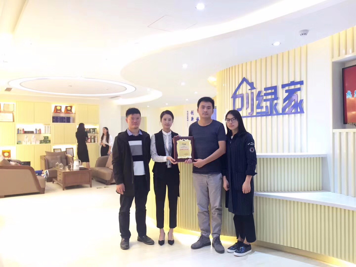 熱烈祝賀余總加盟創(chuàng)綠家江蘇省縣級市代理！